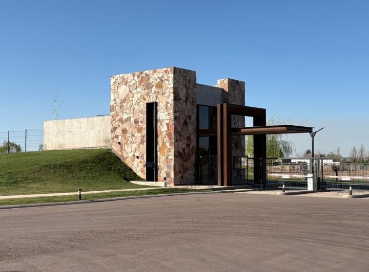 Terreno · 610m²