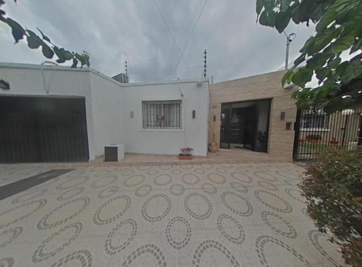 Casa · 126m² · 6 Ambientes · 2 Cocheras