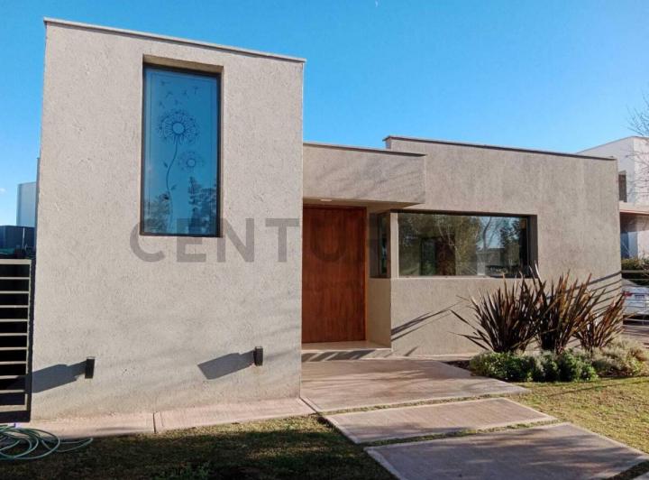 Oficina comercial · 220m² · 4 Ambientes · 3 Cocheras