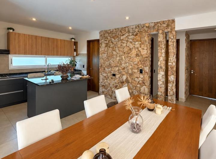 Casa · 516m² · 6 Ambientes · 2 Cocheras