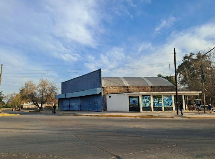 Bodega-Galpón · 592m²