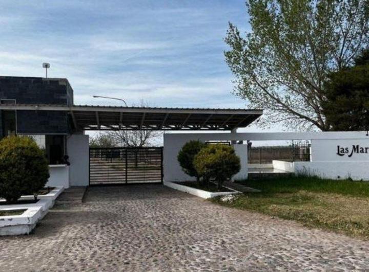 Terreno · 817m²