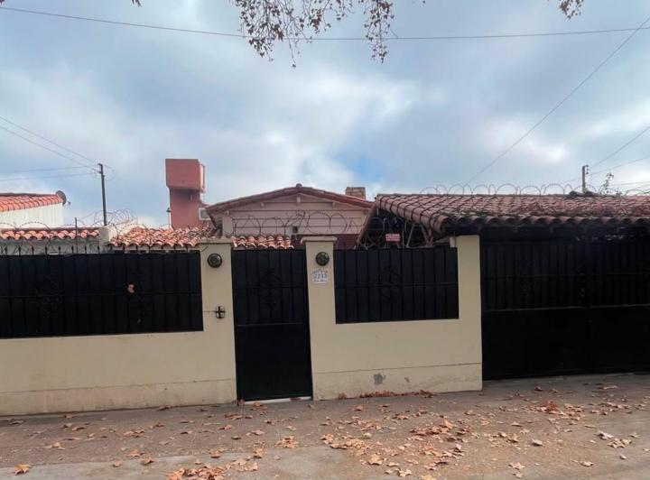 Casa · 368m² · 5 Ambientes · 2 Cocheras
