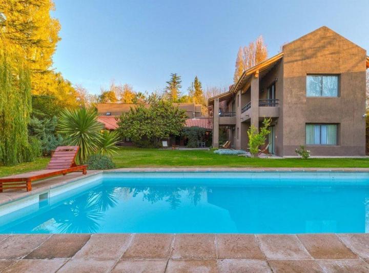 Hotel · 850m²