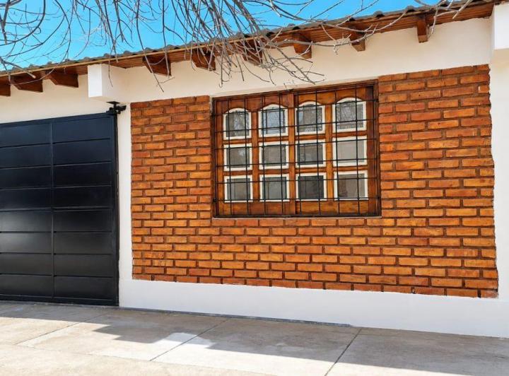 Casa · 142m² · 6 Ambientes · 1 Cochera