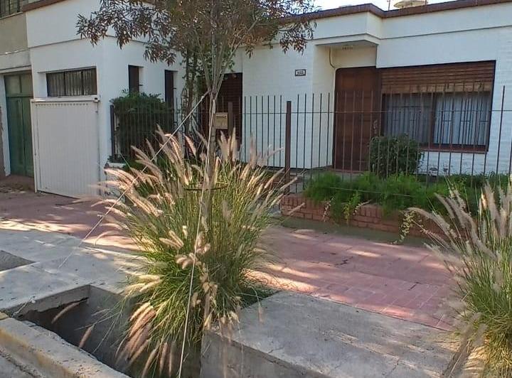 Casa · 100m² · 3 Dormitorios · 1 Cochera