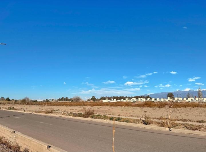 Terreno · 205m²