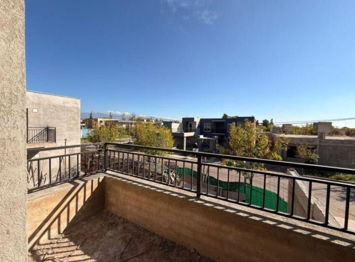 Casa · 100m² · 3 Ambientes · 1 Cochera