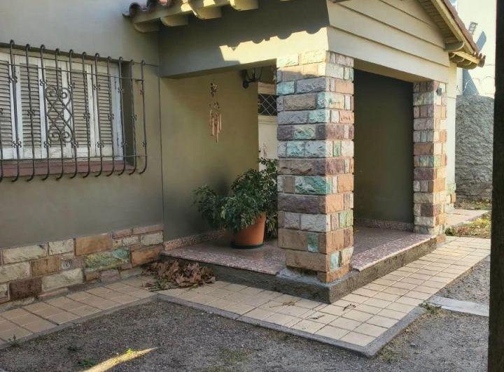 Casa · 209m² · 6 Ambientes · 2 Cocheras