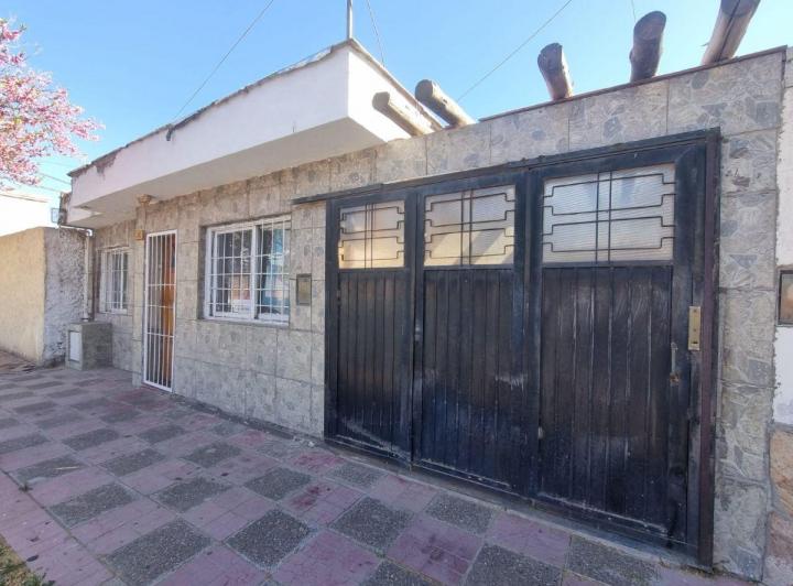 Casa · 60m² · 4 Ambientes · 1 Cochera