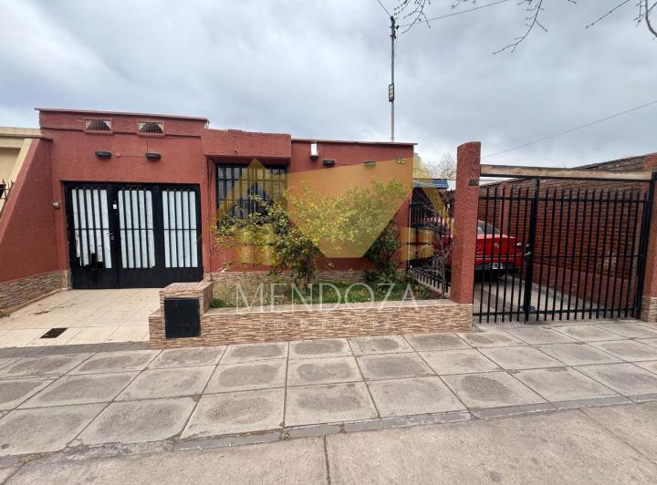 Casa · 114m² · 6 Ambientes · 2 Cocheras