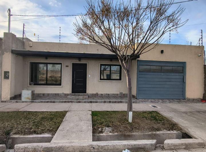 Casa · 140m² · 2 Ambientes · 1 Cochera