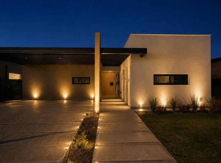Casa · 218m² · 4 Ambientes · 2 Cocheras