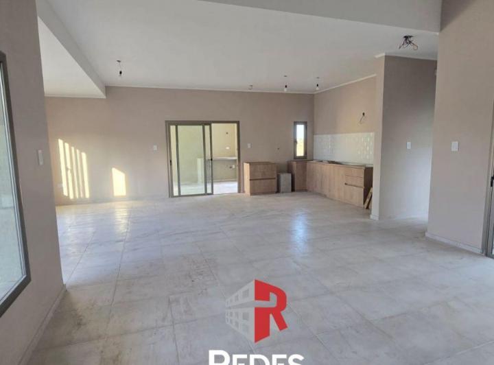 Casa · 422m² · 5 Ambientes · 1 Cochera