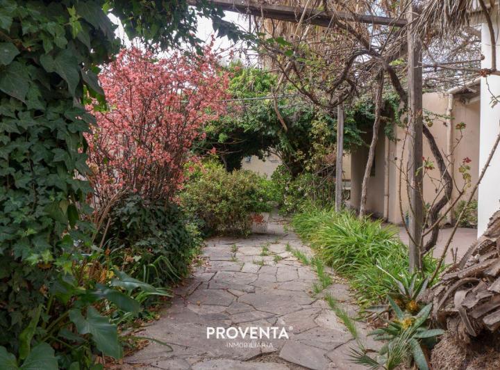Casa · 202m² · 7 Ambientes · 1 Cochera