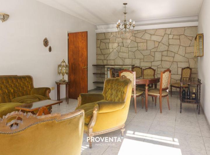 Casa · 173m² · 6 Ambientes · 1 Cochera