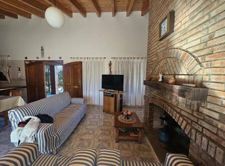 Casa · 403m² · 4 Ambientes · 4 Cocheras