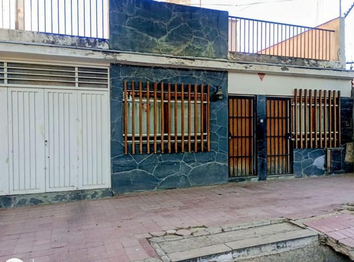 Casa · 168m² · 5 Ambientes · 1 Cochera