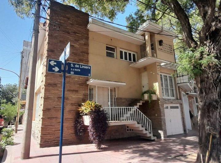 Casa · 270m² · 12 Ambientes · 1 Cochera