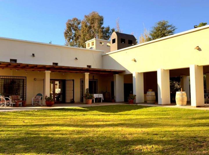 Casa · 460m² · 7 Ambientes · 1 Cochera