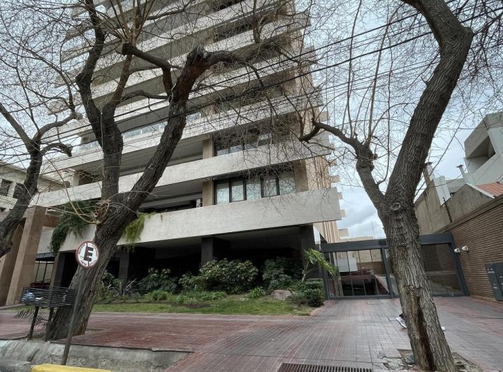 Departamento · 210m² · 4 Ambientes · 2 Cocheras