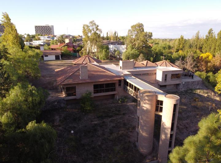 Casa · 800m² · 6 Ambientes