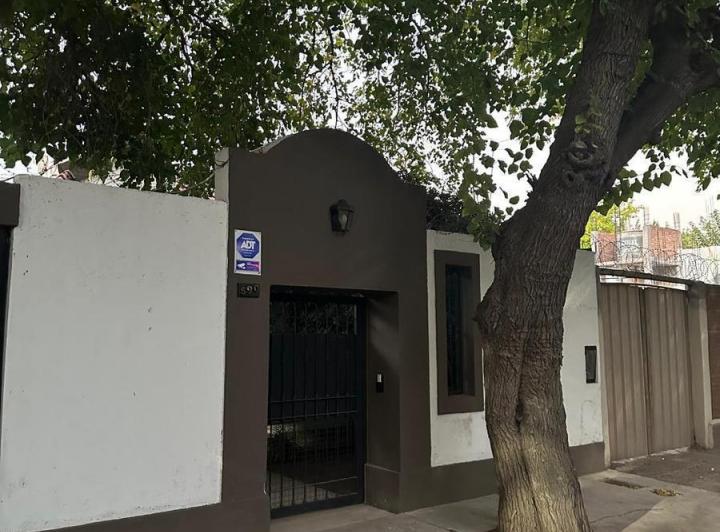 Casa · 500m² · 5 Ambientes · 1 Cochera