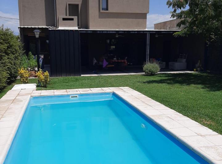 Casa · 199m² · 6 Ambientes · 2 Cocheras
