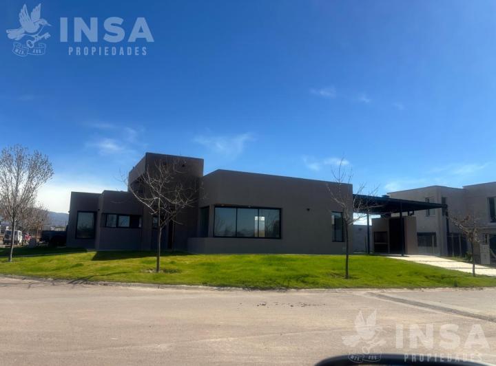Casa · 163m² · 5 Ambientes
