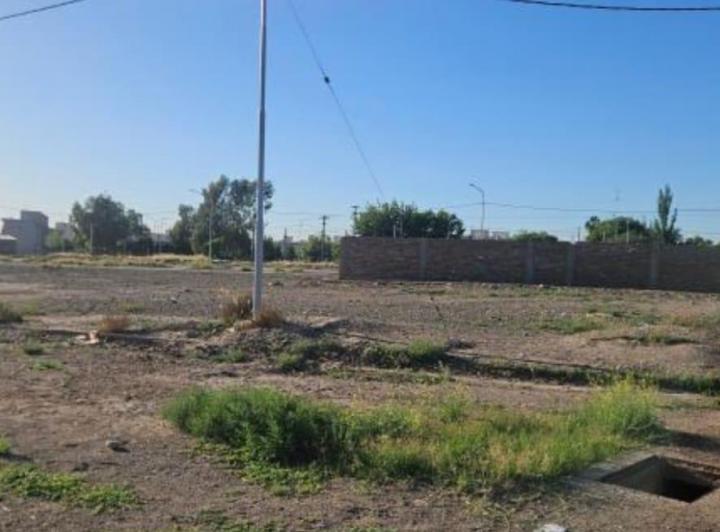 Terreno · 220m²