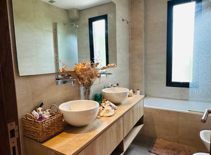 Casa · 210m² · 5 Ambientes · 1 Cochera