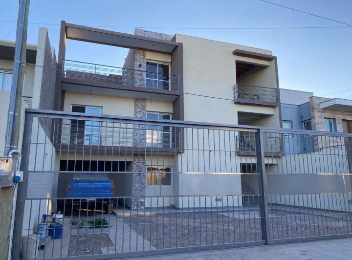 Casa · 110m² · 4 Ambientes · 1 Cochera