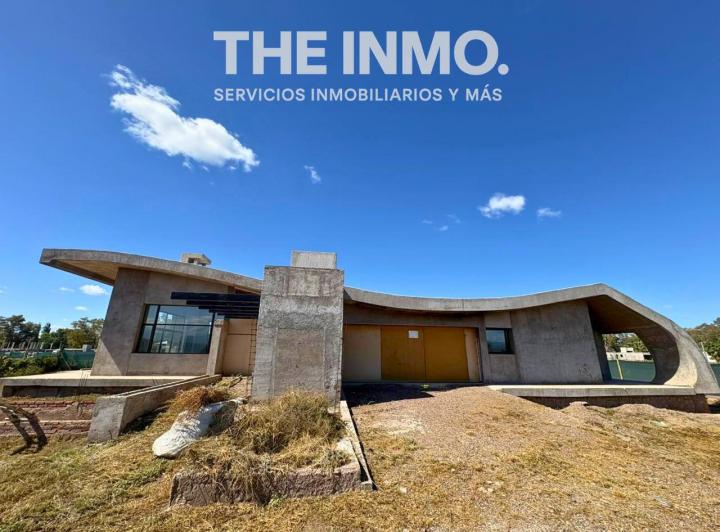 Casa · 277m² · 5 Ambientes · 2 Cocheras