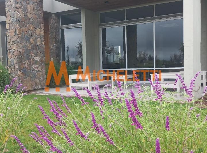 Terreno · 318m²