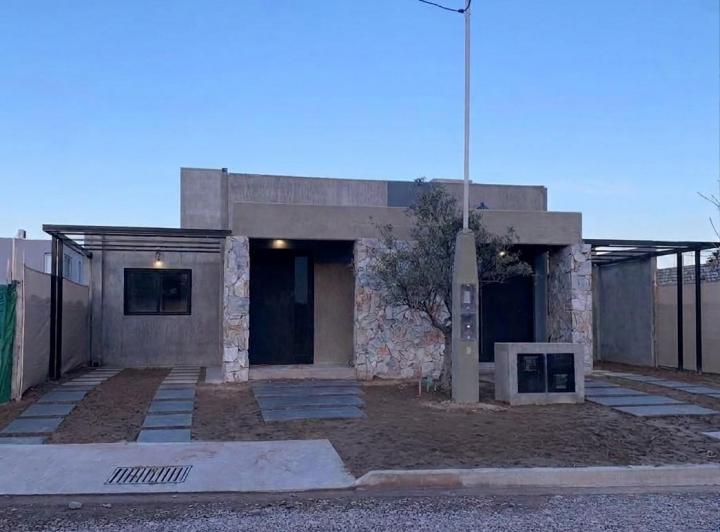 Casa · 82m² · 3 Ambientes · 1 Cochera