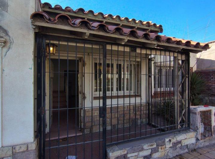 Casa · 259m² · 6 Ambientes · 1 Cochera