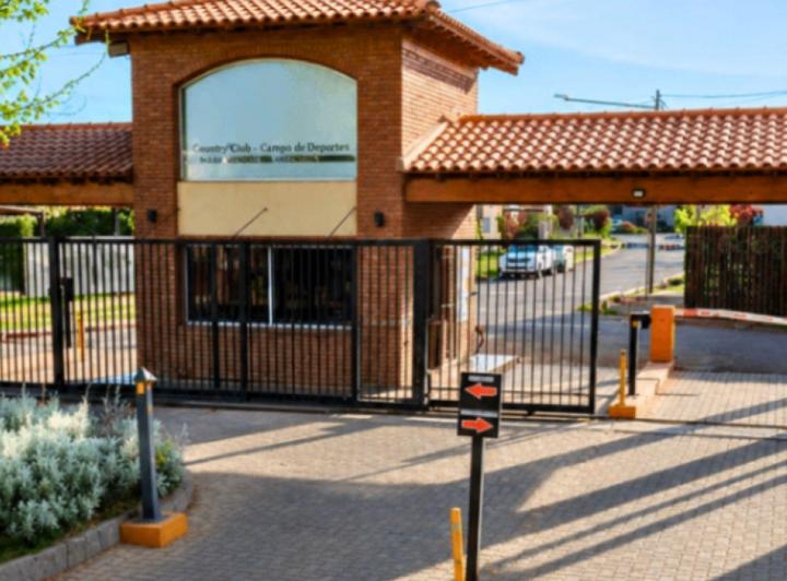 Terreno · 758m²