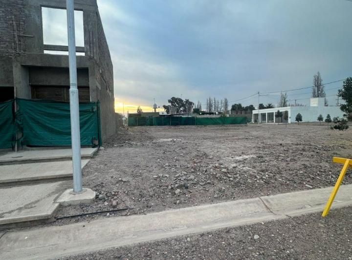 Terreno · 307m²