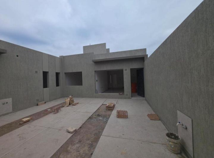 Casa · 67m² · 5 Ambientes · 1 Cochera
