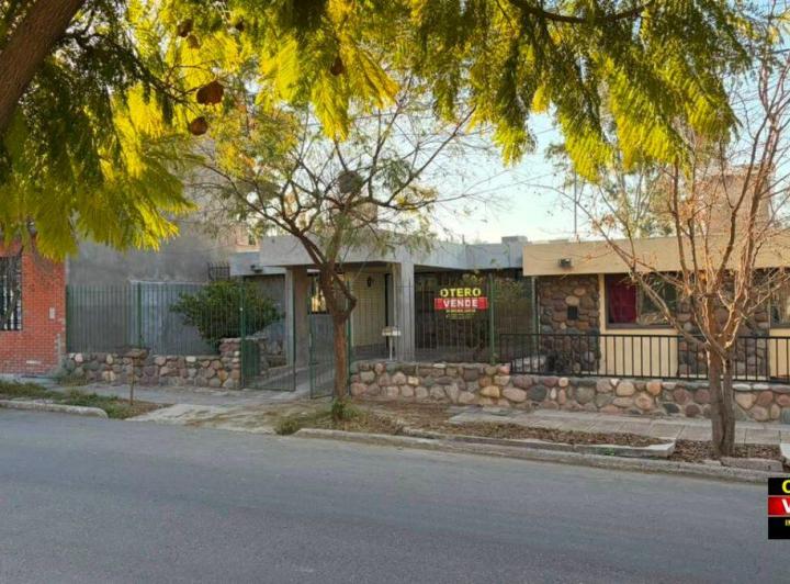 Casa · 100m² · 5 Ambientes · 1 Cochera