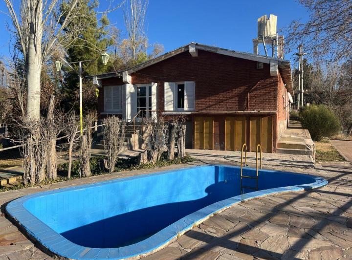Casa · 134m² · 5 Ambientes · 1 Cochera