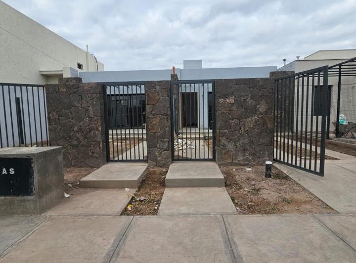 Casa · 65m² · 4 Ambientes · 1 Cochera