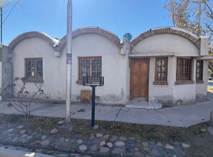 Casa · 95m² · 4 Ambientes · 1 Cochera