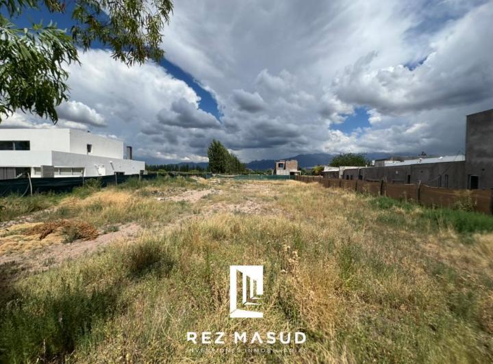 Terreno · 1723m²