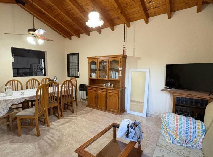 Casa · 175m² · 5 Ambientes · 1 Cochera