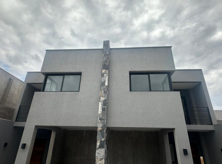 Casa · 150m² · 5 Ambientes · 1 Cochera