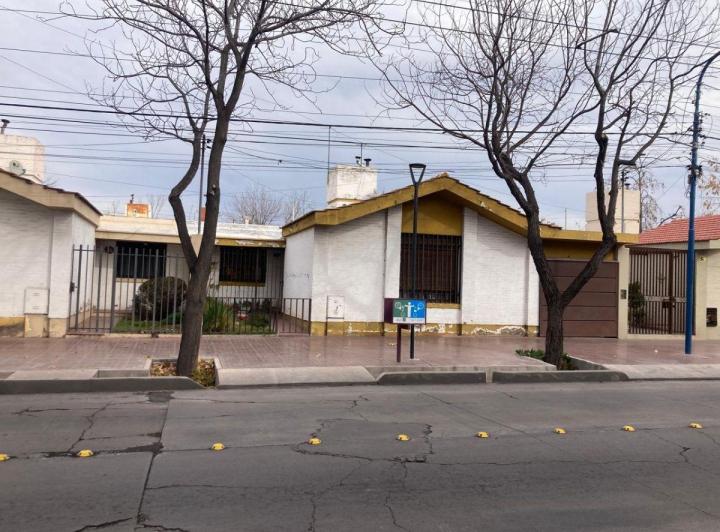Casa · 170m² · 3 Ambientes · 1 Cochera