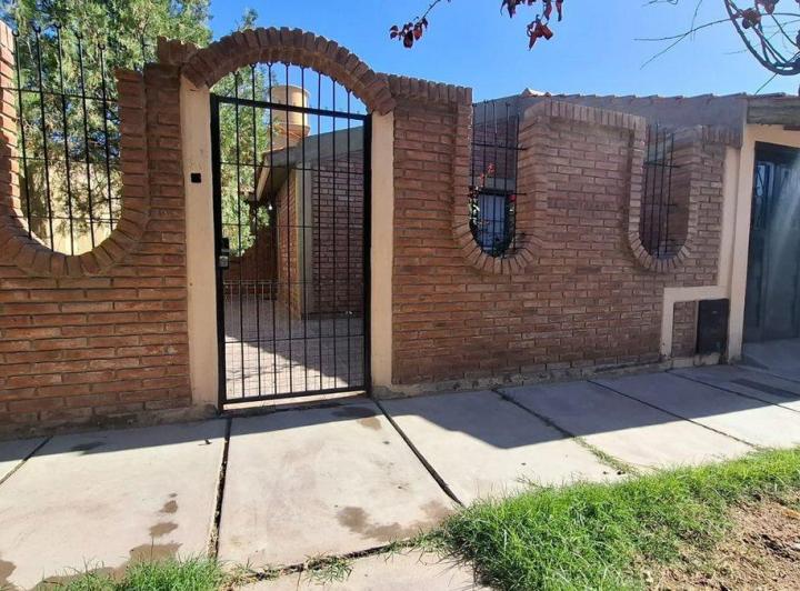 Casa · 130m² · 5 Ambientes · 1 Cochera
