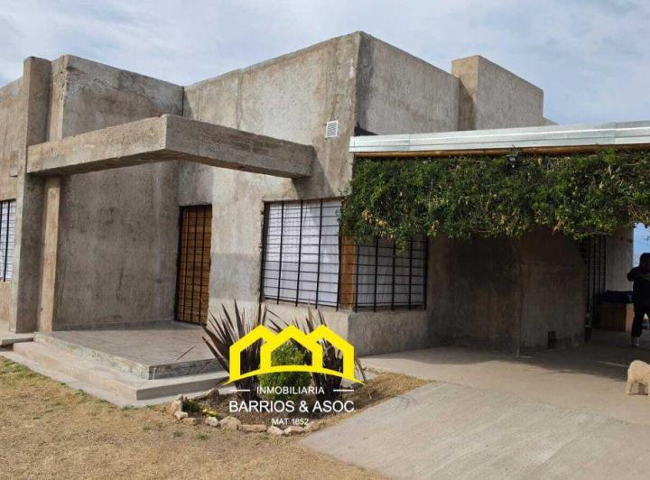 Casa · 1m² · 5 Ambientes · 1 Cochera