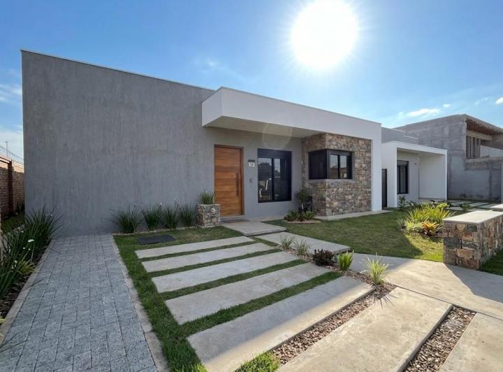 Casa · 105m² · 3 Dormitorios · 2 Cocheras